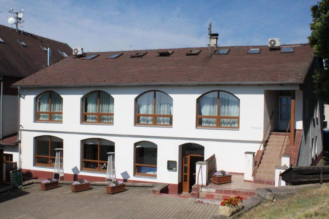 Restaurace A Penzion U Svate Barbory Ústí nad Labem Εξωτερικό φωτογραφία